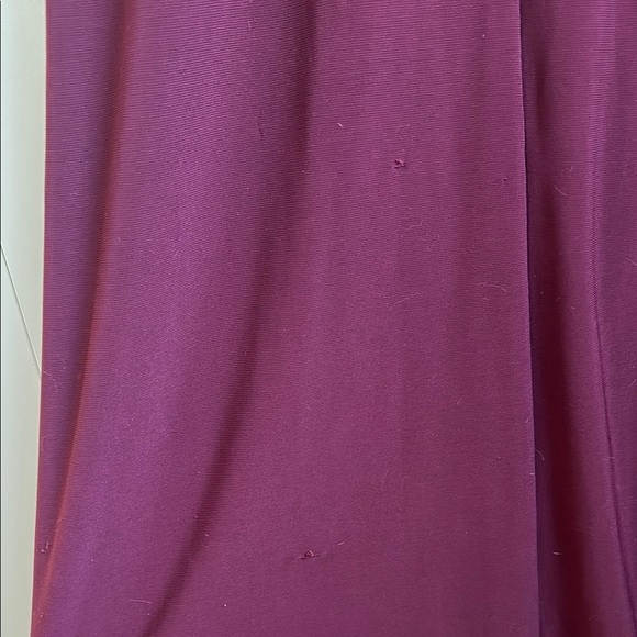 Laundry by Shelli Segal Burgundy Gown Ruched sides and flutter Sleeve | 10 - Picture 6 of 7